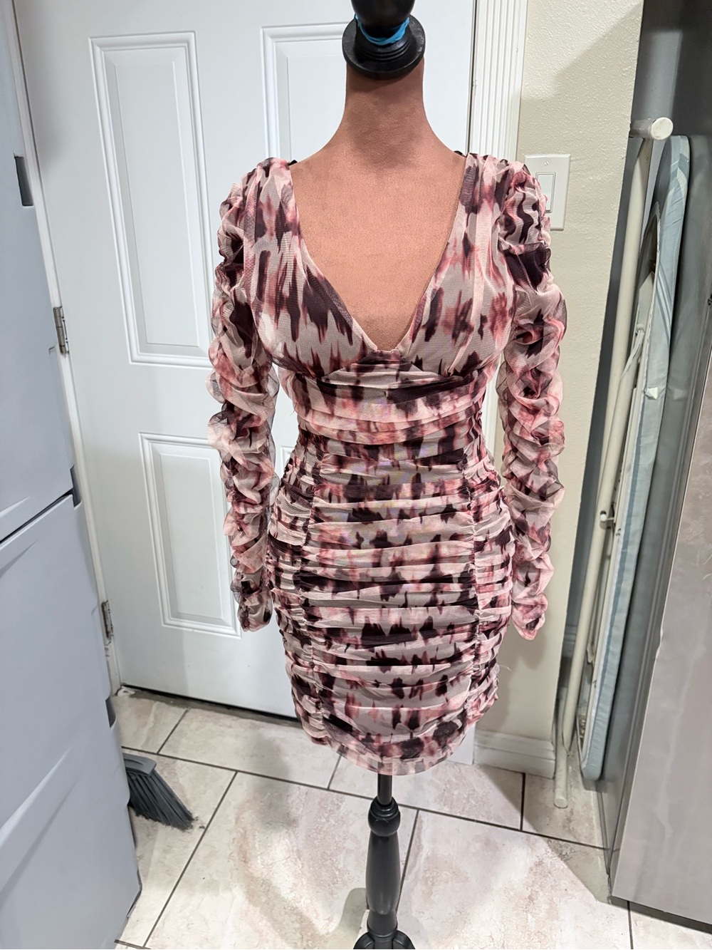 Zara Pink Ruched V-Neck Mini Dress with Maroon Pattern